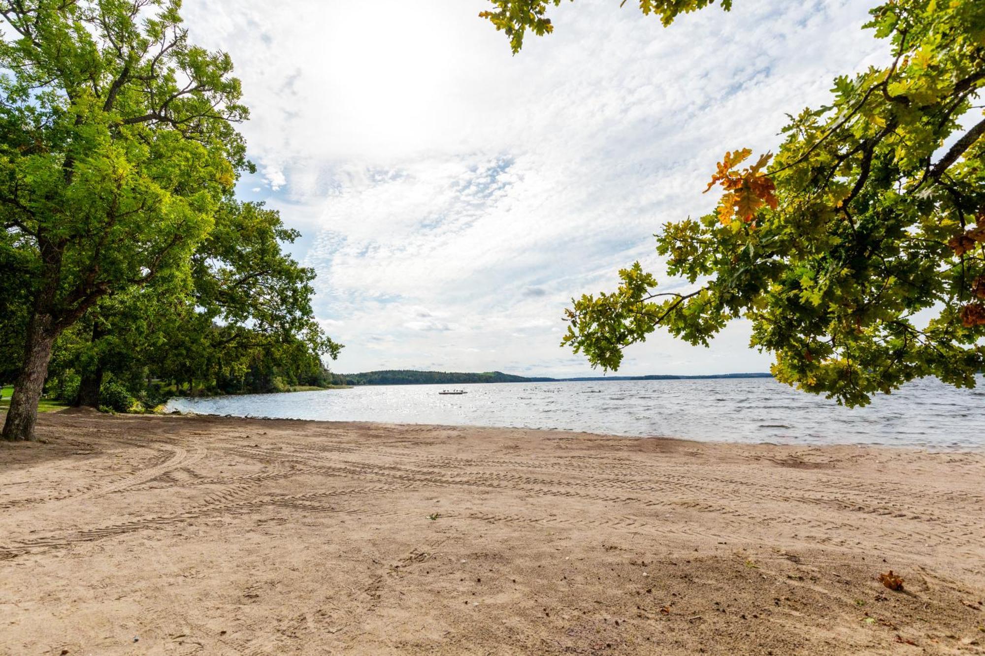 Kallhaellsbaden Strandhotell Jarfalla Buitenkant foto